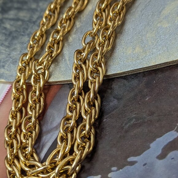 Huge Necklace Chain Links Fancy Design and this is Strong and very Long 44" - Picture 5 of 6